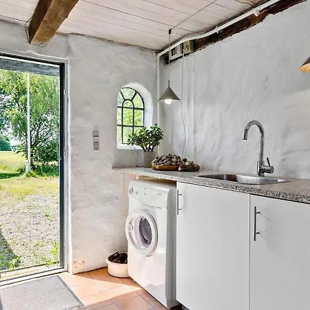 Cozy In Nykobing M With Kitchen Casa de Férias *